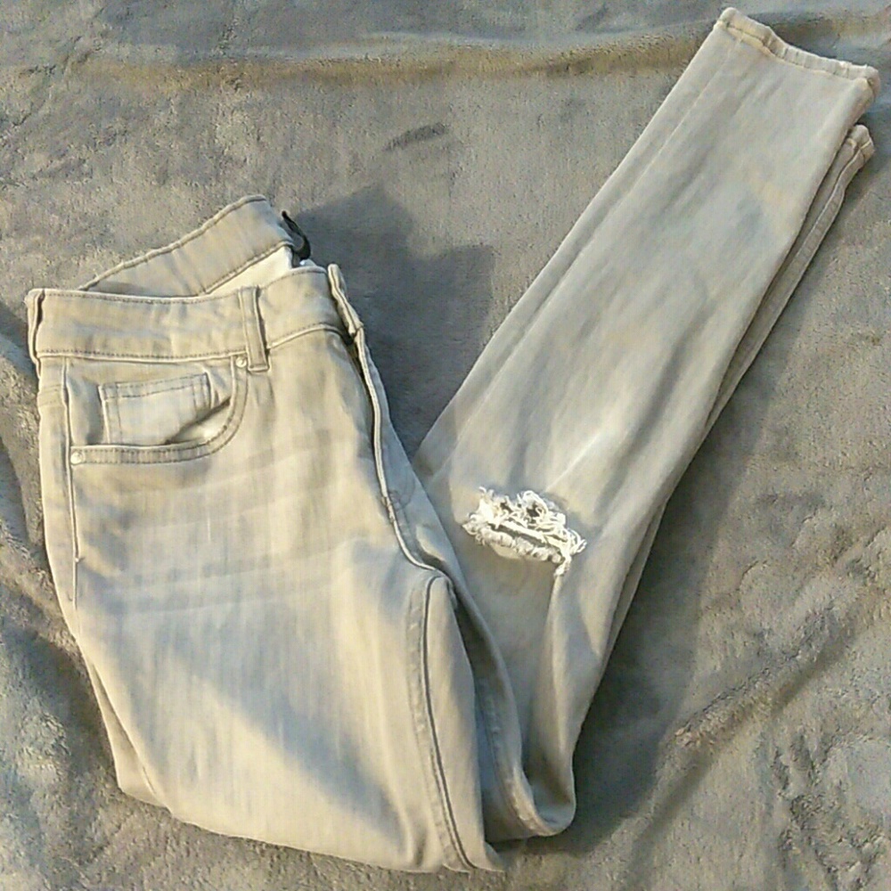 H&M| Grey Distressed Skinny Leg